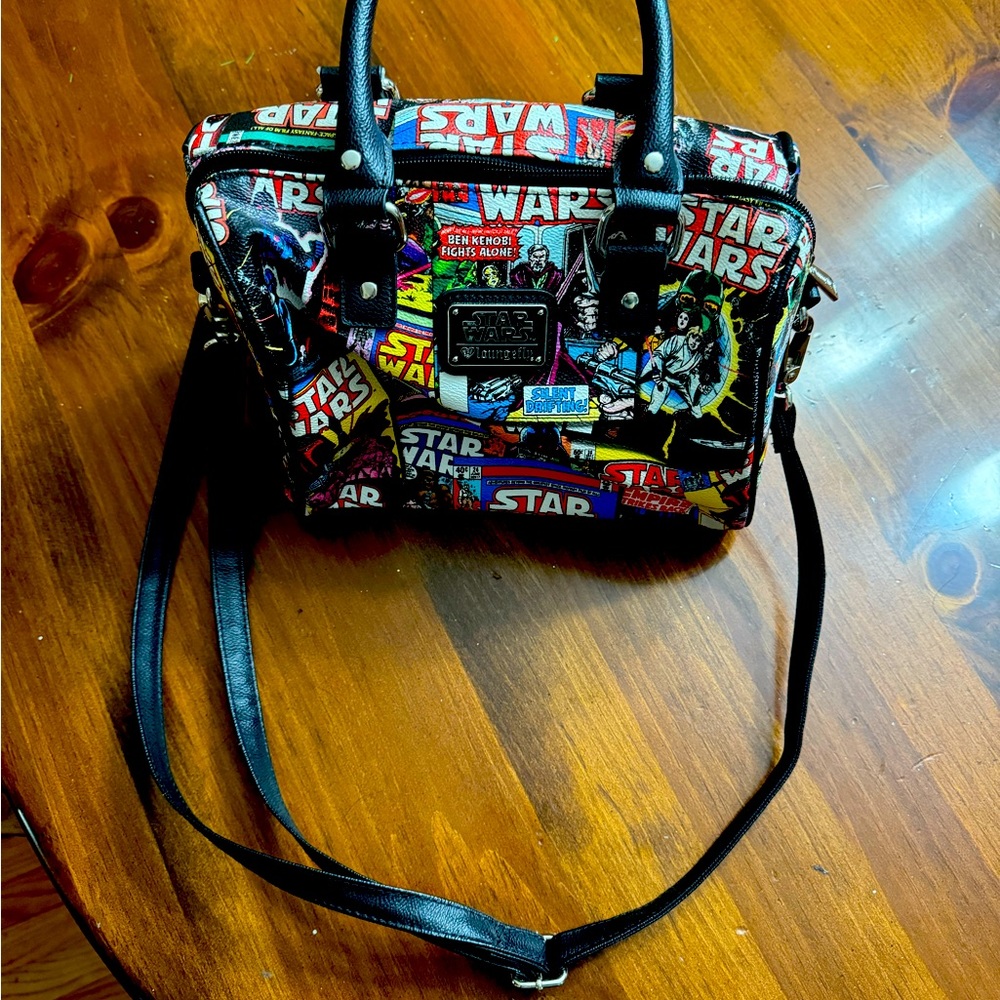 Loungefly - Star Wars Comic bag with removable crossbody strap.